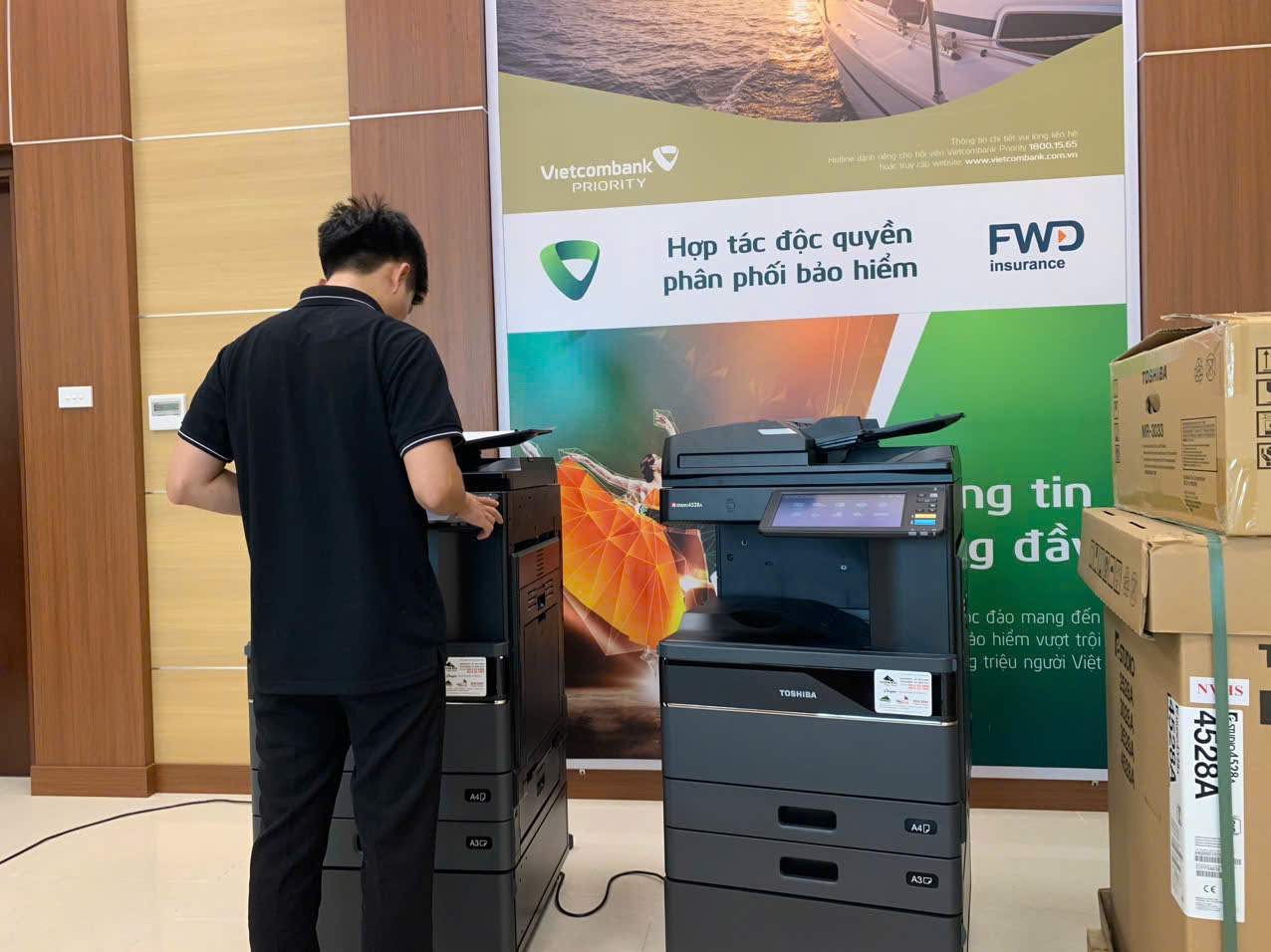 Các hoạt động triển khai cho dự án lắp cho các Sở Giáo Dục, và Ngân hàng, và mua sắm công