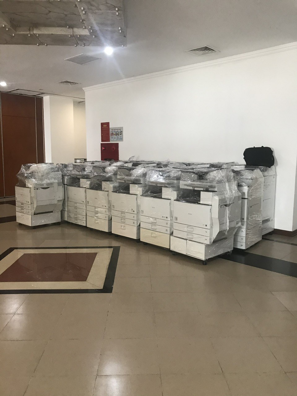 Tập kết dàn máy photocopy chuẩn bị bàn giao dự án